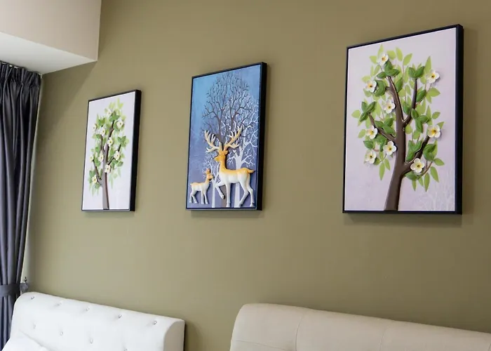 Mount Austin #Akademik Suite Floral Deer Studio 2-4Pax #Mspro