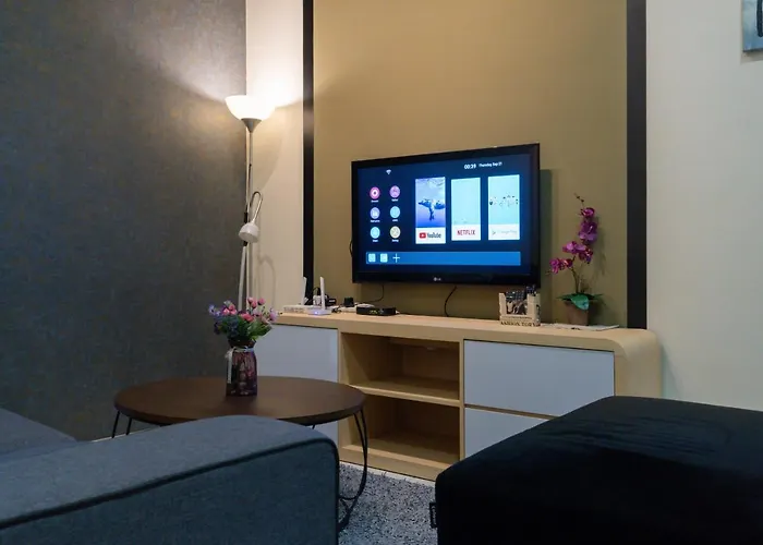 Mount Austin #Akademik Suite Floral Deer Studio 2-4Pax #Mspro